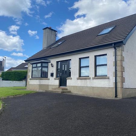 Holiday Home In Ballycastle - Fainne Na Cairde Kültér fotó