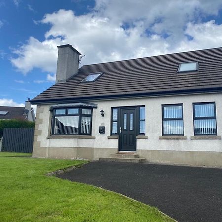 Holiday Home In Ballycastle - Fainne Na Cairde Kültér fotó