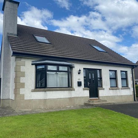 Holiday Home In Ballycastle - Fainne Na Cairde Kültér fotó