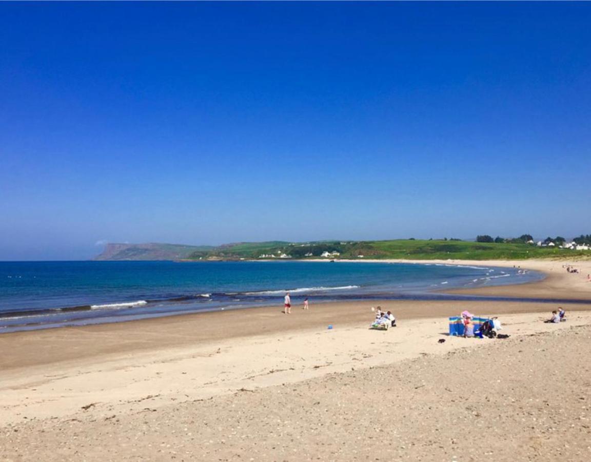 Holiday Home In Ballycastle - Fainne Na Cairde Kültér fotó