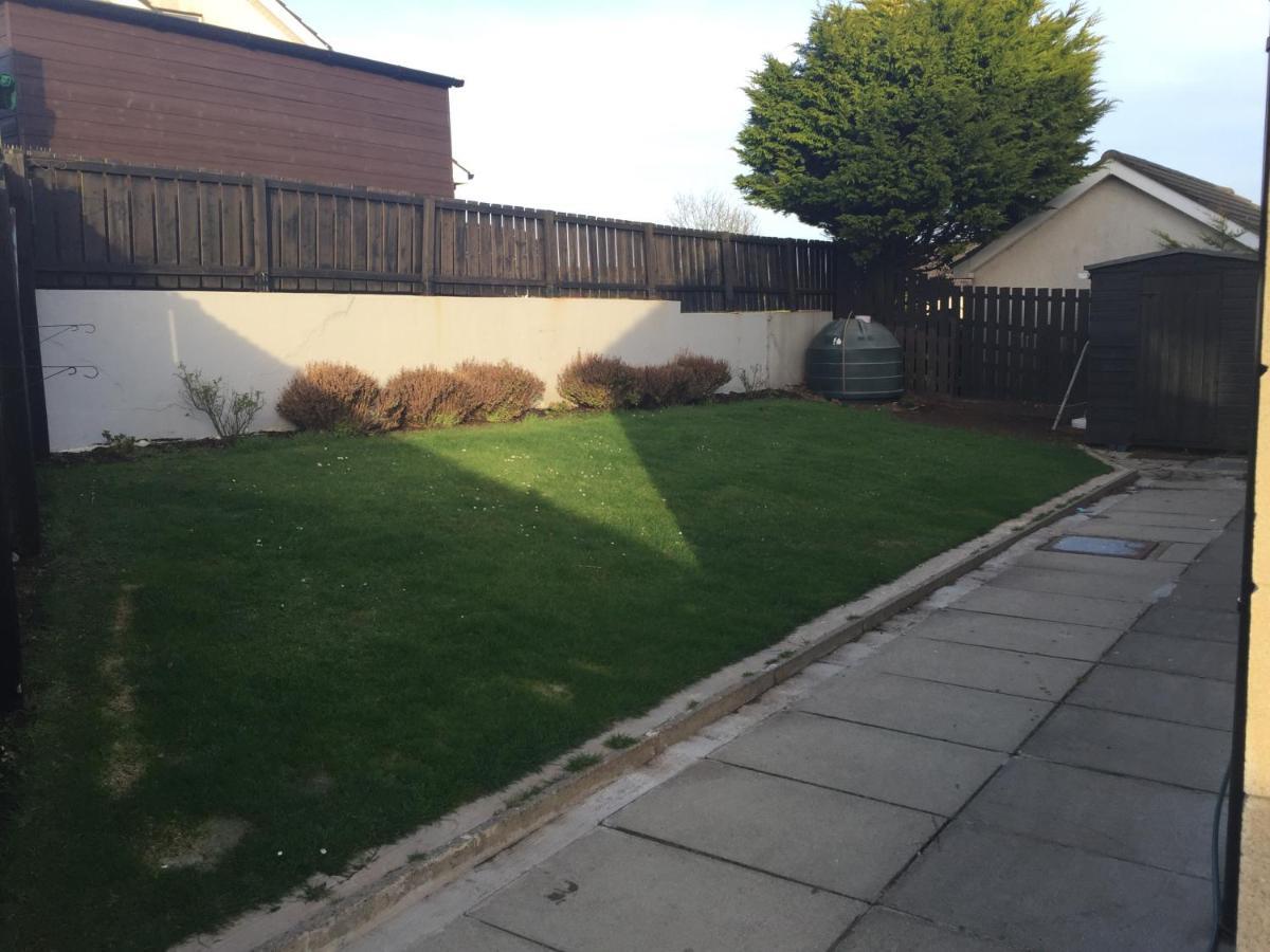 Holiday Home In Ballycastle - Fainne Na Cairde Kültér fotó