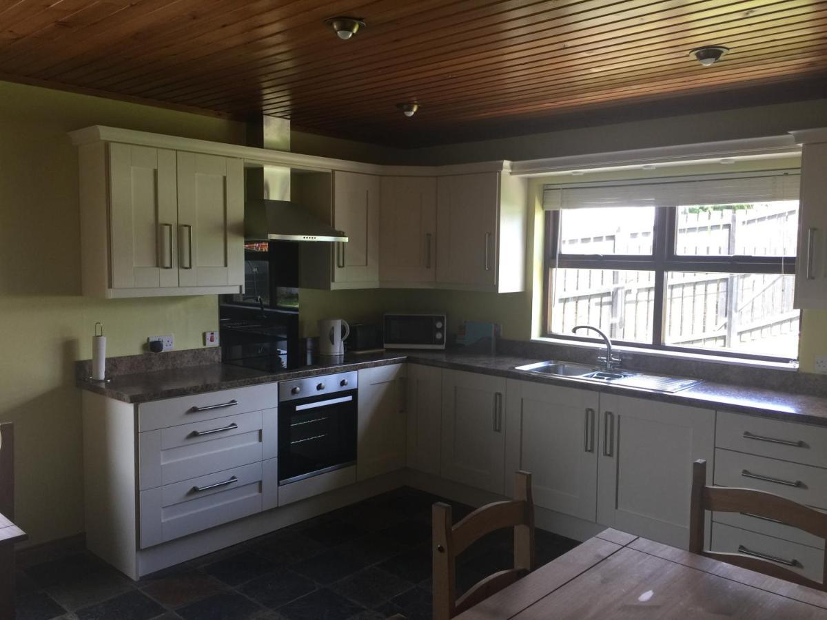 Holiday Home In Ballycastle - Fainne Na Cairde Kültér fotó
