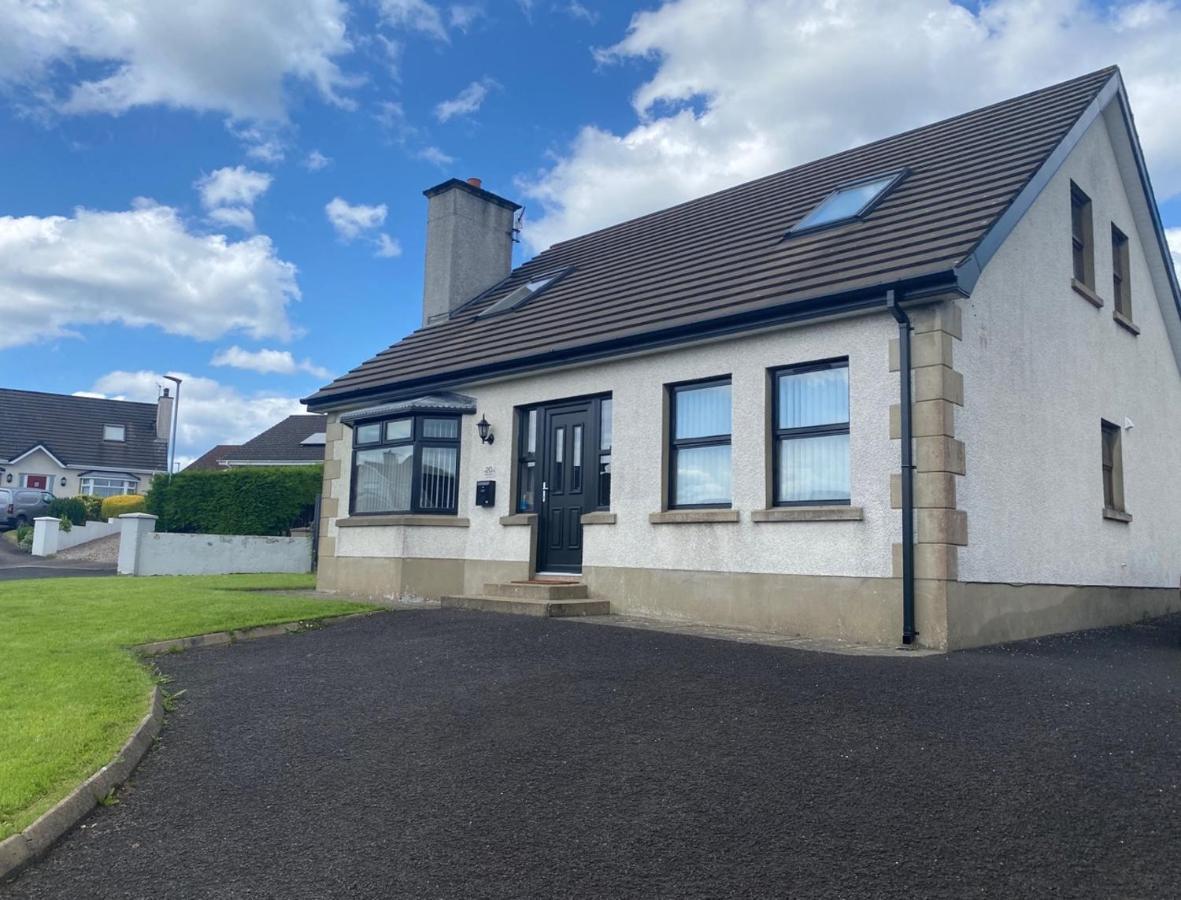 Holiday Home In Ballycastle - Fainne Na Cairde Kültér fotó